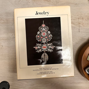 Smithsonian Illustrated Library of Antiques