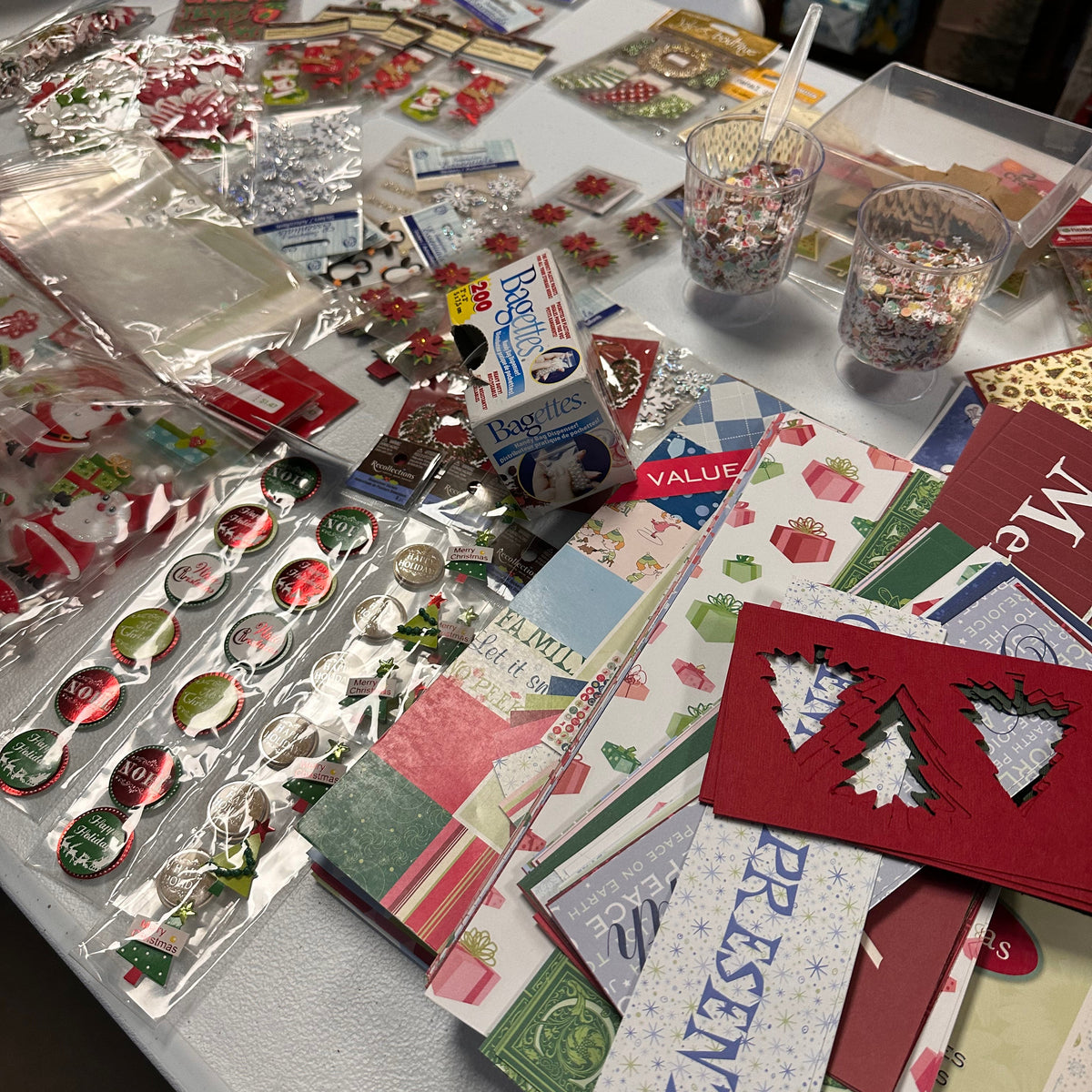 Christmas Junk Journal card kit - November 2023