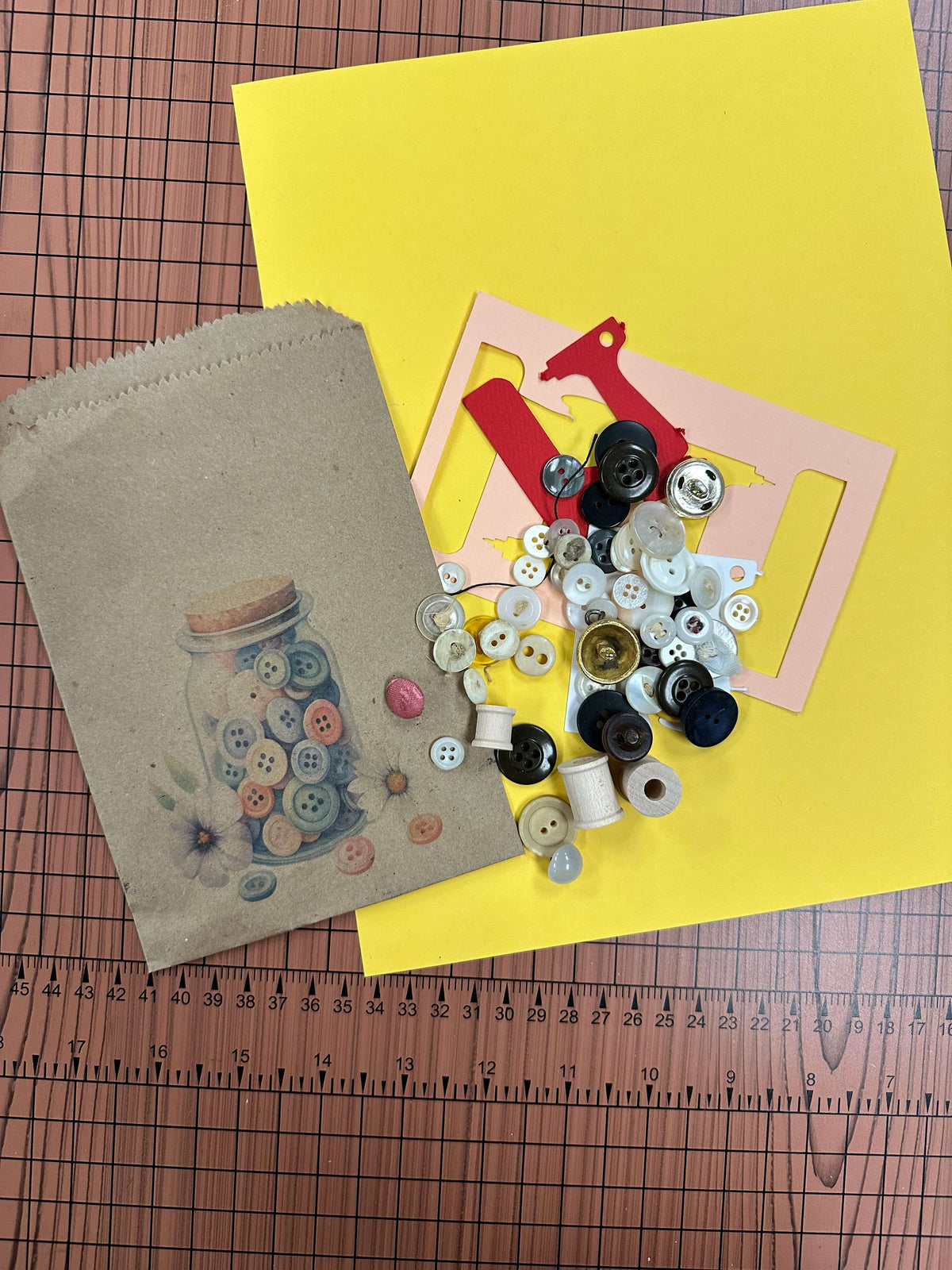 Sewing Junk Journal card kit - Augsut 2024