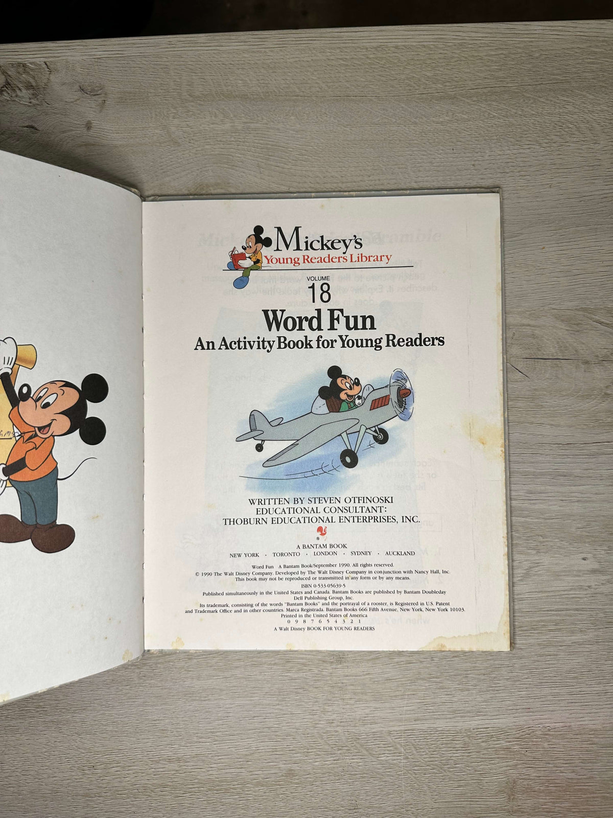 Mickey's Young Reader's Library