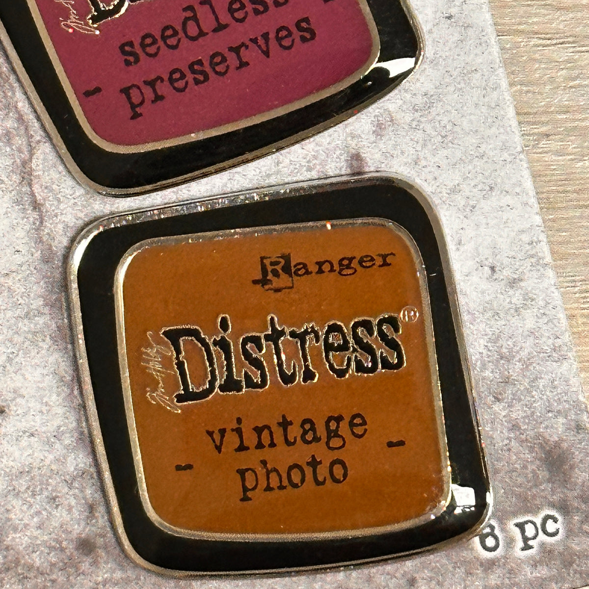 Distress Tim Holtz Pin