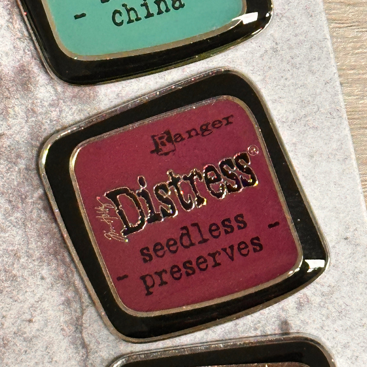 Distress Tim Holtz Pin