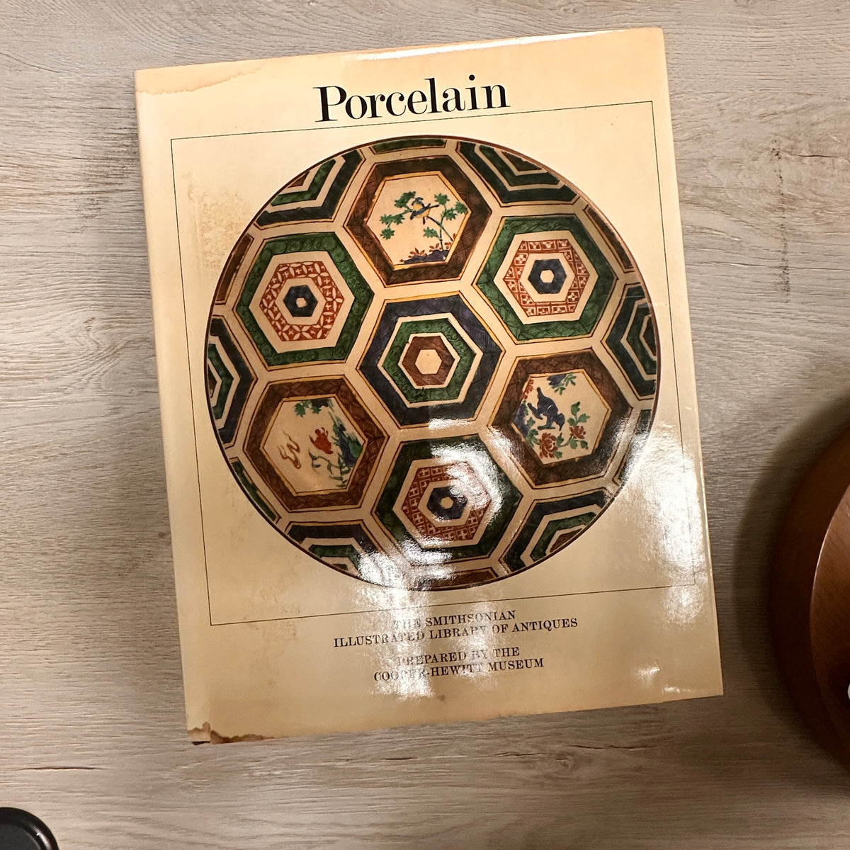 Smithsonian Illustrated Library of Antiques