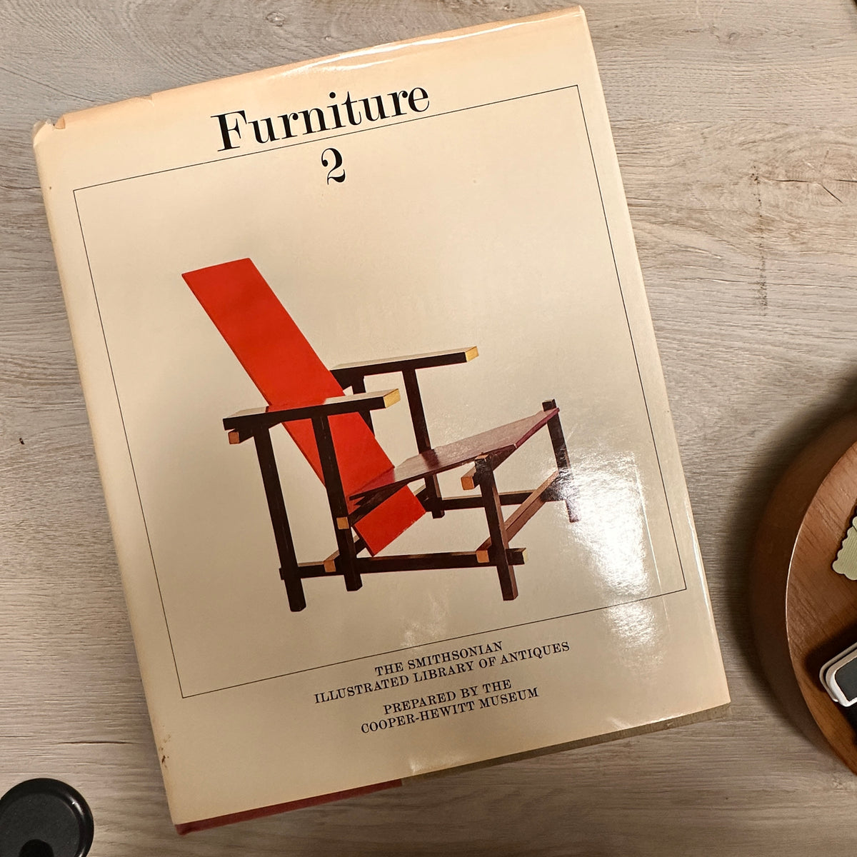 Smithsonian Illustrated Library of Antiques