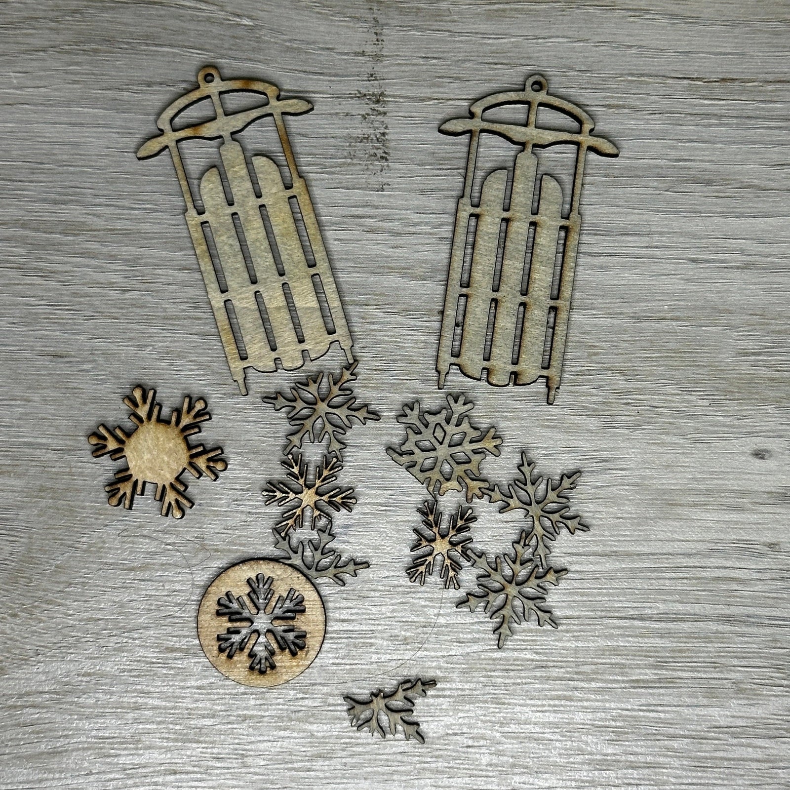 Wooden mini sleds & snowflakes set - LTP
