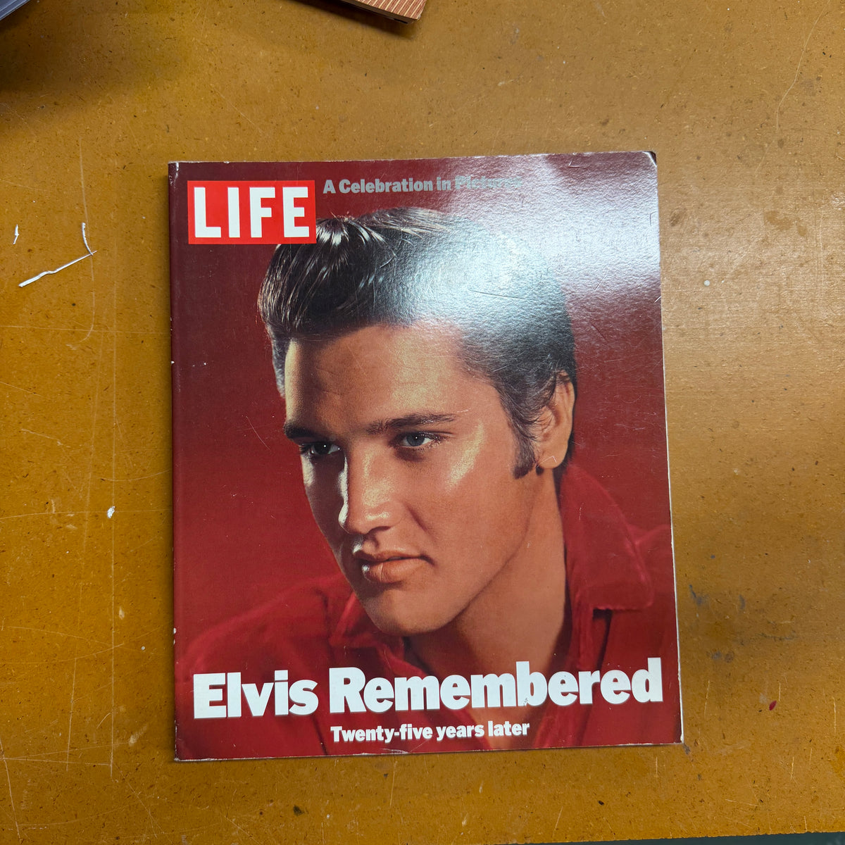 Elvis magazines & books