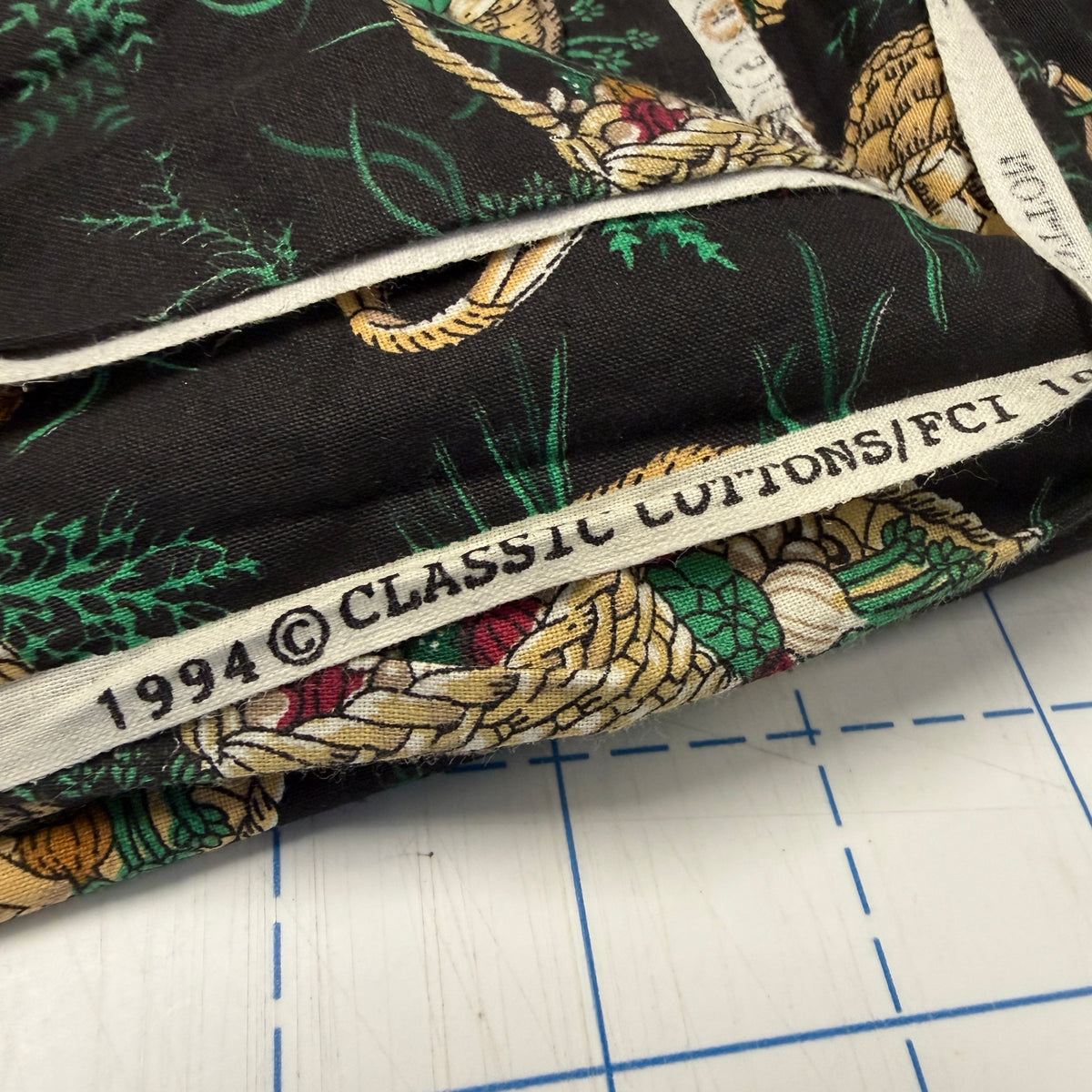 1994 Classic Cottons basket fabric - 1/4 yard