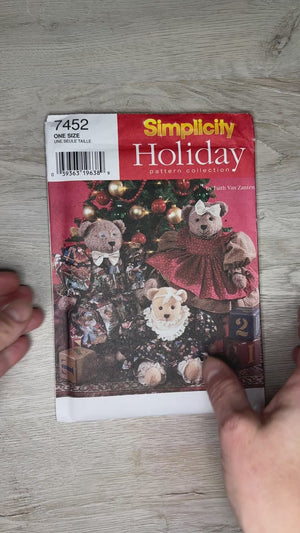 Simplicity Holiday Collection Pattern #7452