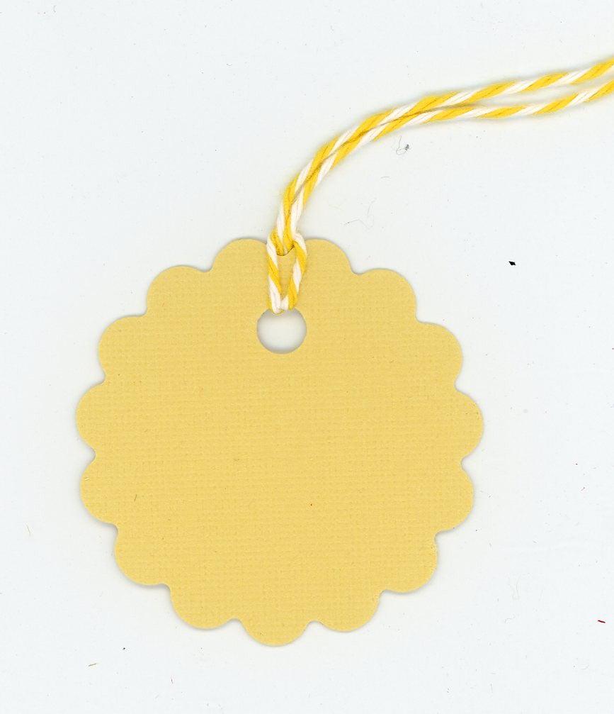 Avery Textured Scallop Round Tags - White, Decorative Labels For Crafts & Gifts